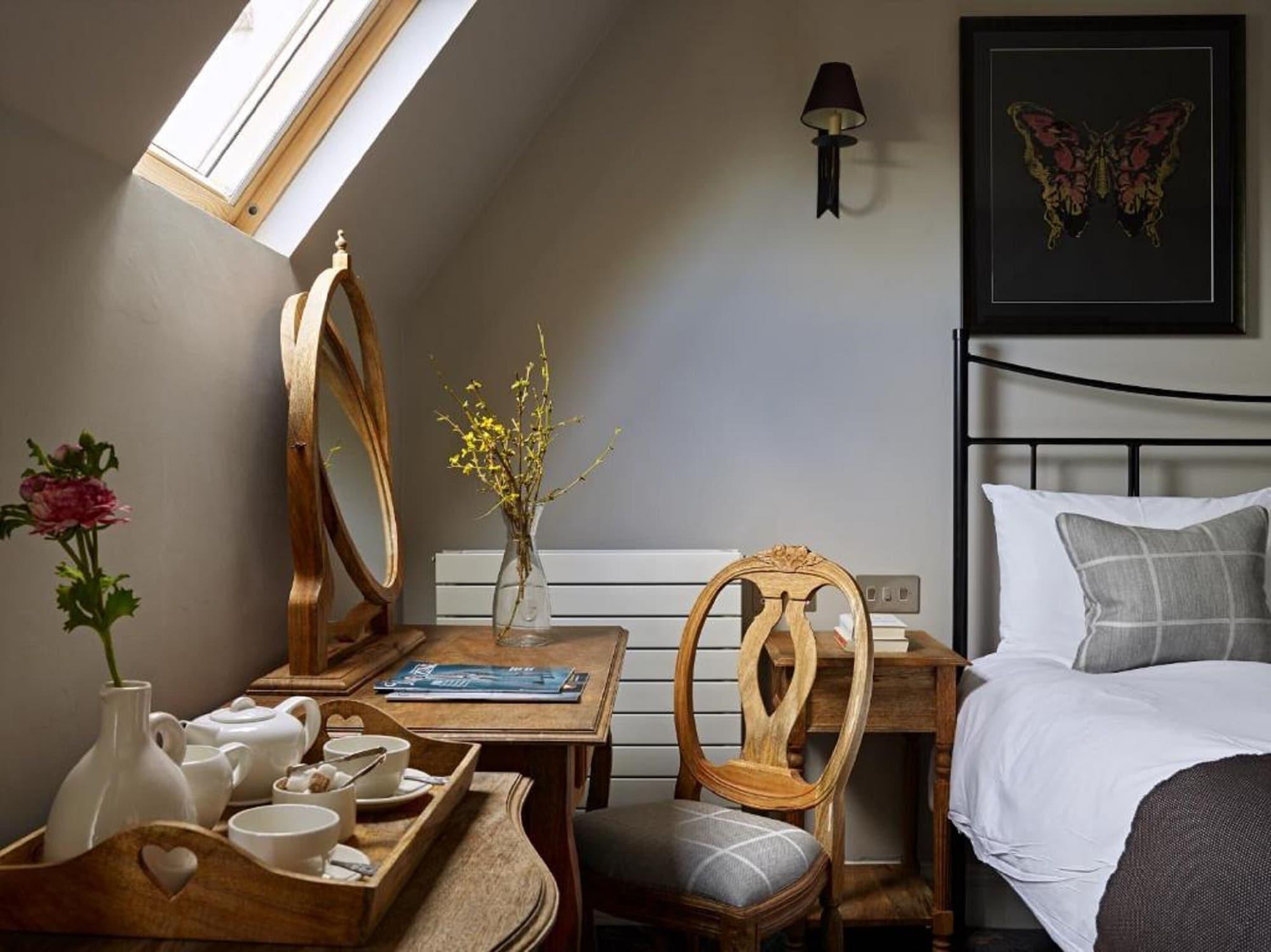 Cotswold Grange Bed & Breakfast Челтнъм Екстериор снимка A room at The Old Inn