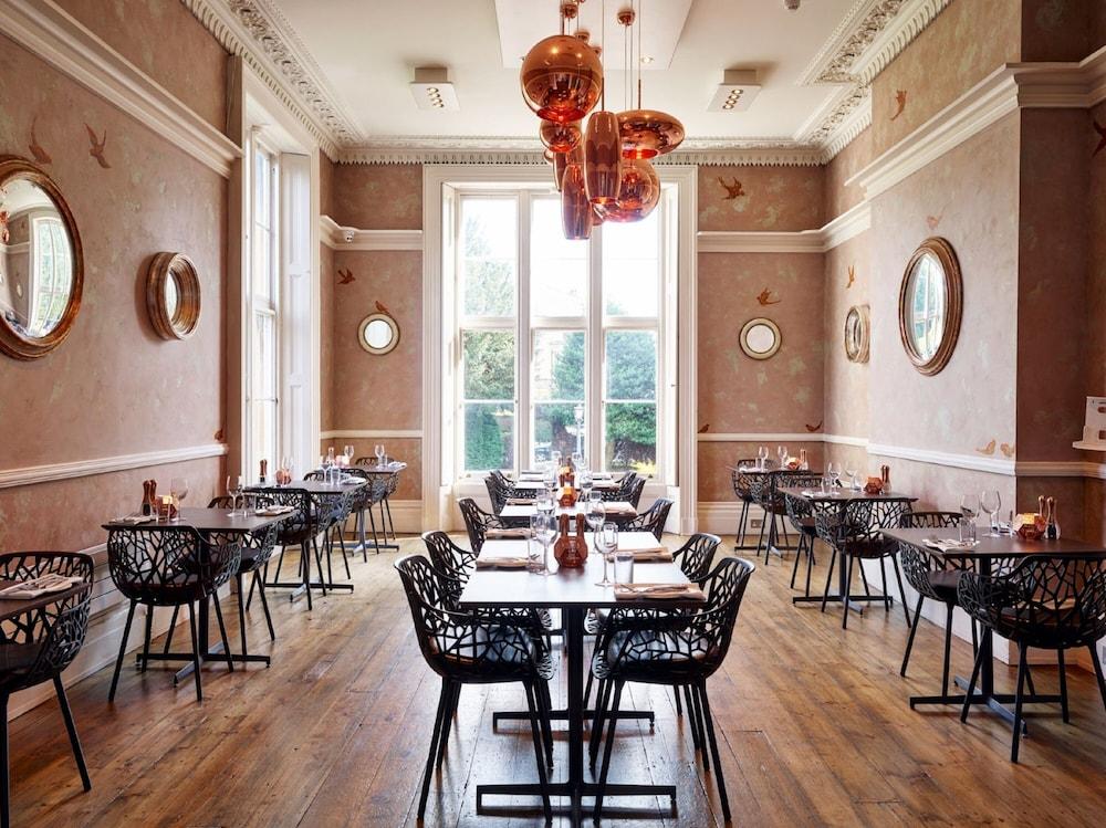 Cotswold Grange Bed & Breakfast Челтнъм Екстериор снимка Interior of the restaurant
