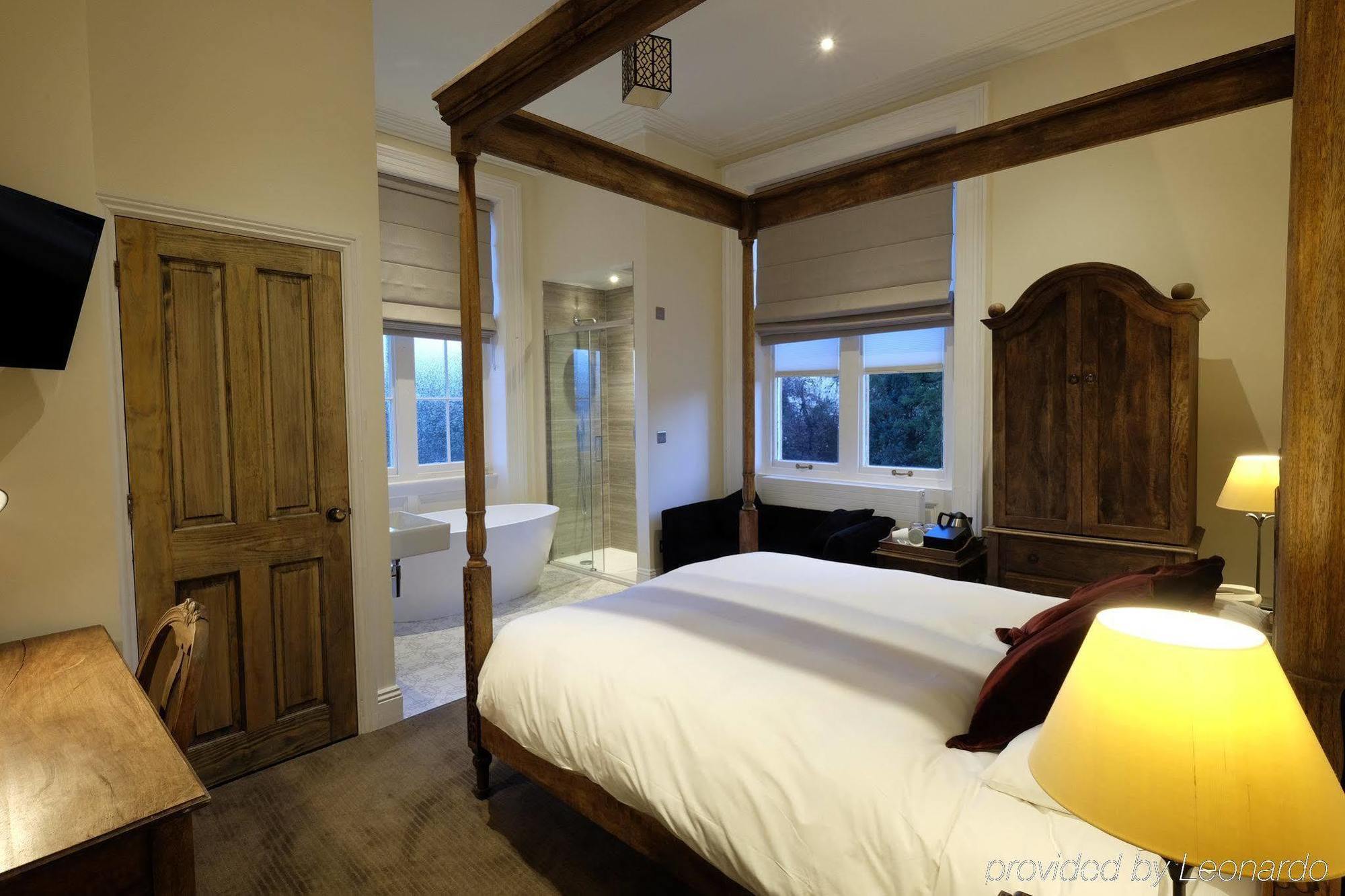 Cotswold Grange Bed & Breakfast Челтнъм Екстериор снимка A bedroom at the hotel
