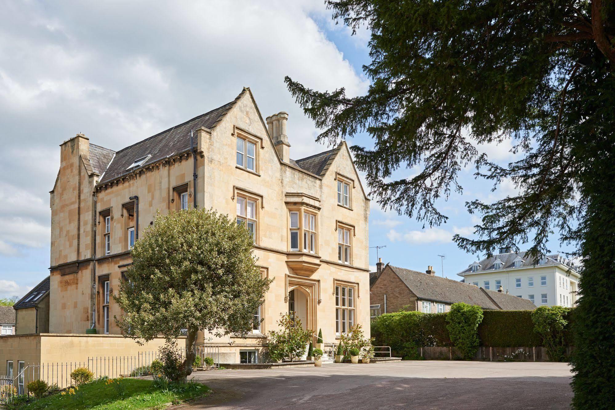 Cotswold Grange Bed & Breakfast Челтнъм Екстериор снимка The Manor, Tetbury