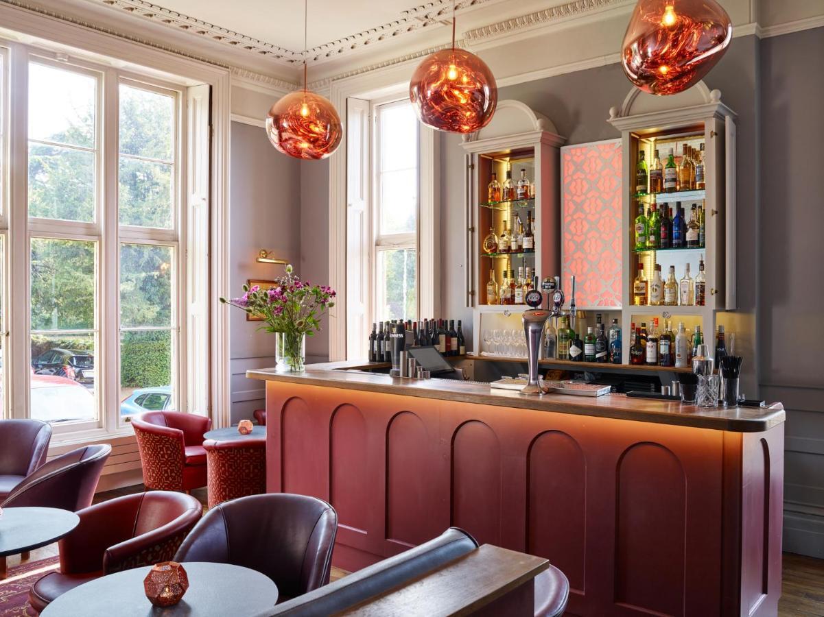 Cotswold Grange Bed & Breakfast Челтнъм Екстериор снимка The bar at the 2018 refurbished hotel